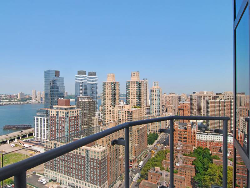 Home in the Sky- Upper West Side Gorgeous Views 3 Bedroom 3 Bath