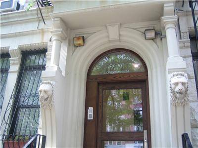 3 Bedroom Duplex - steps to Central Park