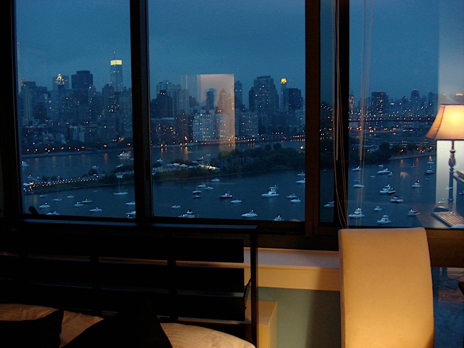Long Island City--Studio Apartment in the Skies!! BRAND NEW $$NO FEE$$ LIC  Waterfront  Bldg. Available for IMMEDIATE MOVE IN!!!