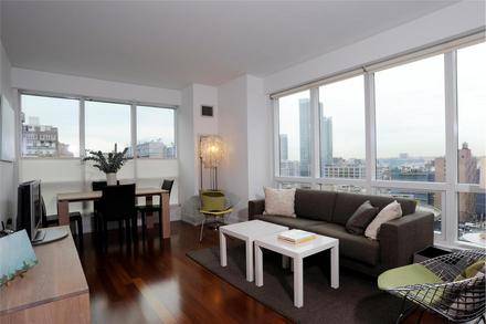 Amazing Studio on High Flr- Location! Location! Location!!! **DRAMATIC VIEWS**