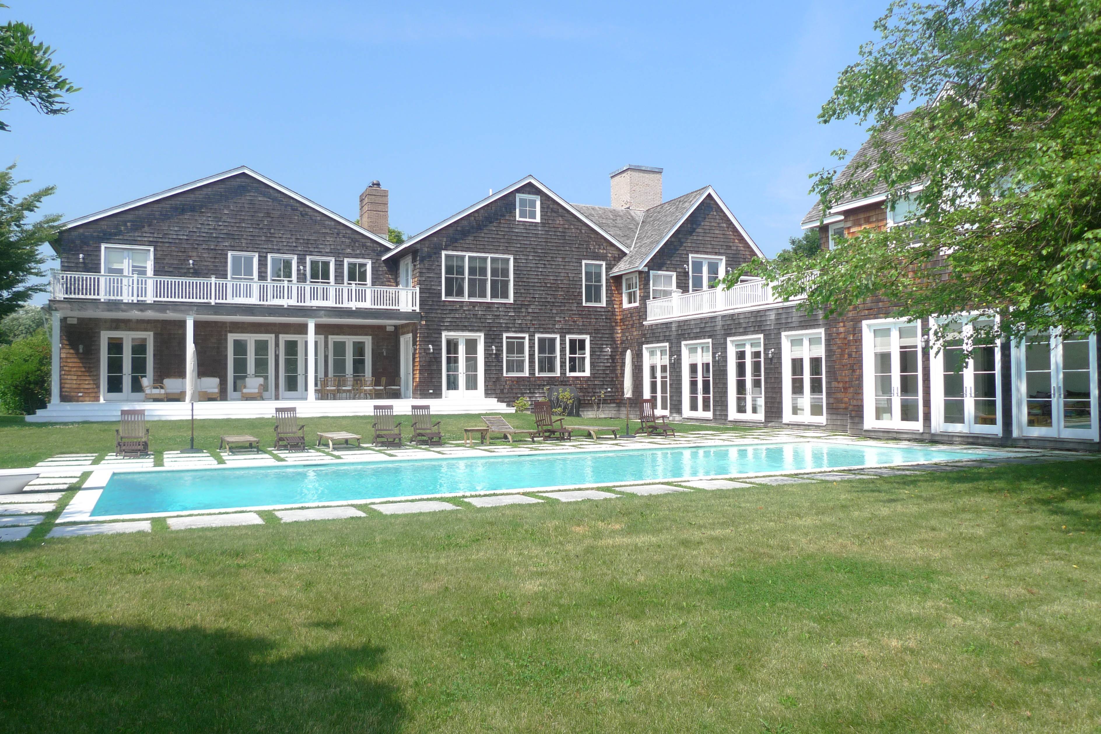 Luxury 7 Bedroom Home with Pool and Grass Tennis Court Water Mill South
