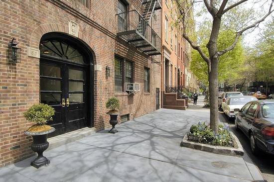 MOST DESIREABLE BLOCK IN THE WEST VILLAGE TREE LINE ST SS KITCHEN W/D