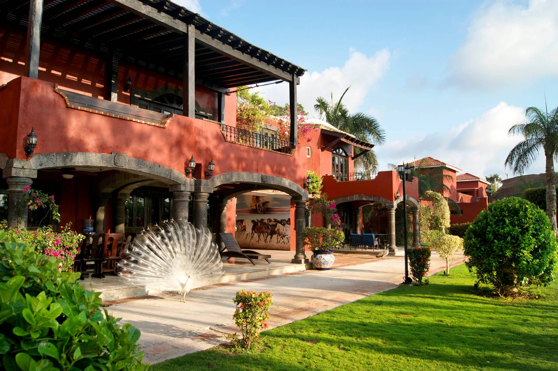 BEAUTIFUL HACIENDA, HIDDEN PARADISE WITH NATURE ALL AROUND