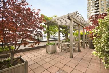 UPPER EAST SIDE GORGEOUS LARGE ONE BEDROOM APARTMENT!  VALET AND CONCIERGE AT YOUR SERVICE!!!