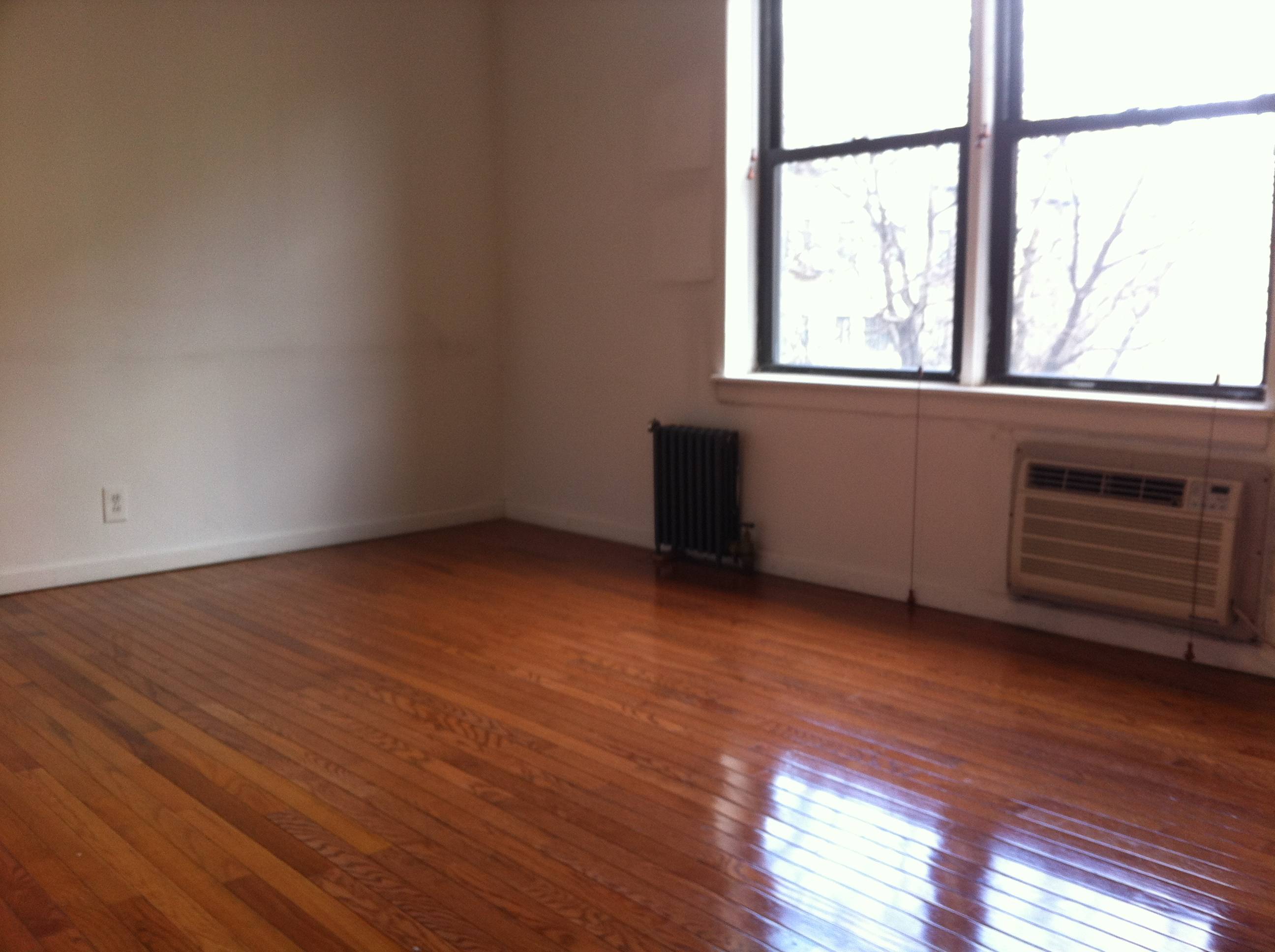 Newly Renovated 1 bedroom Apt In Elevator Bldg **Great Location SoHo* Will Not Last