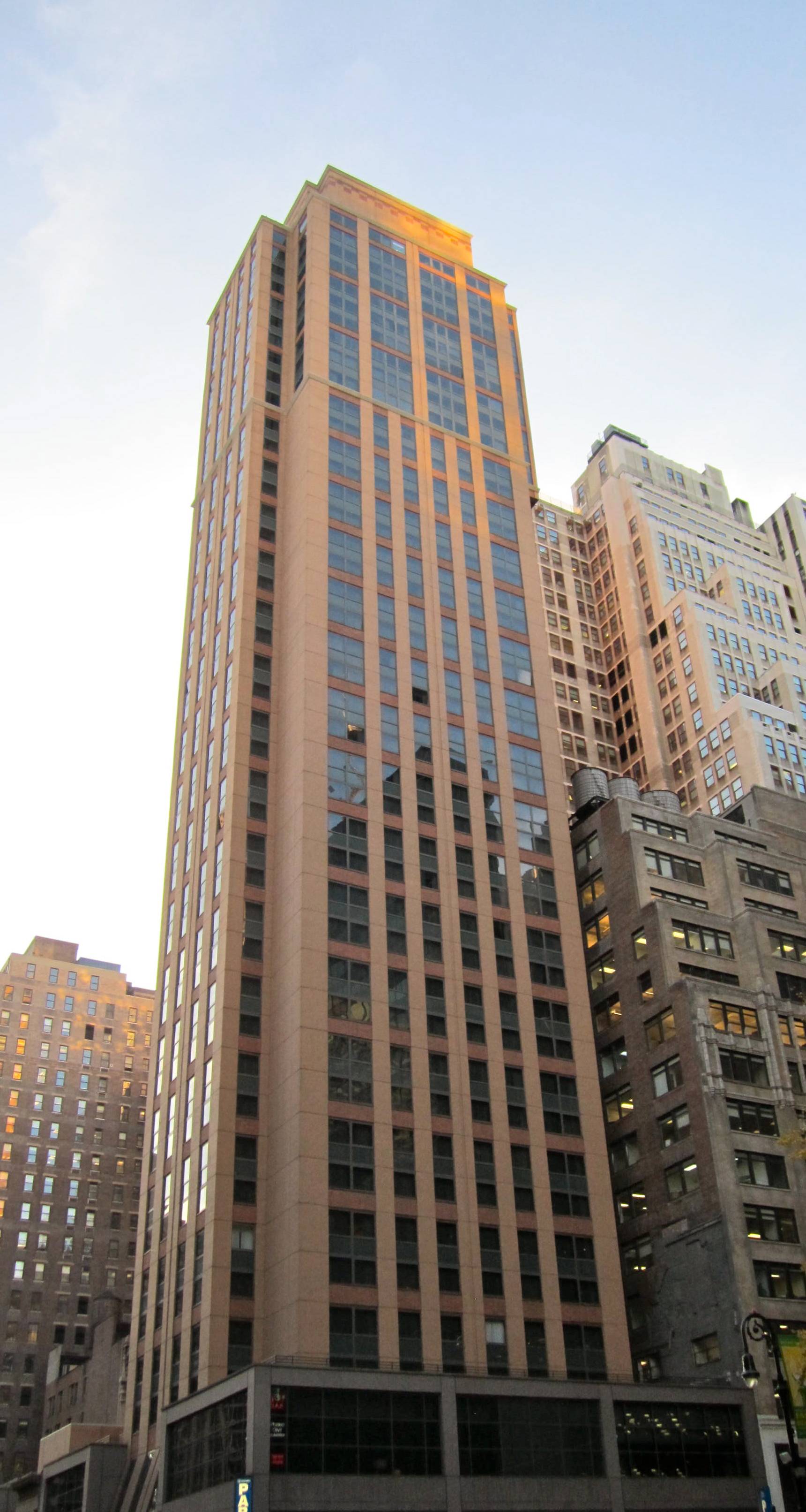 Midtown 1 Bedroom Penthouse Apartment PH-E