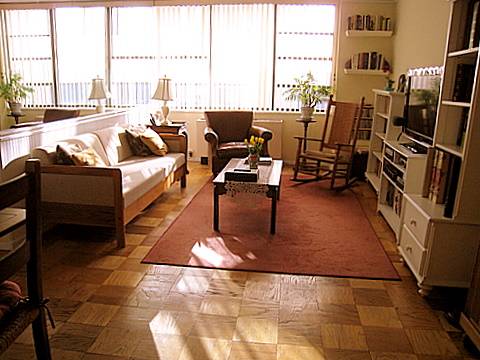 Top Floor 1 Bedroom Midtown East Doorman CONDO!!!