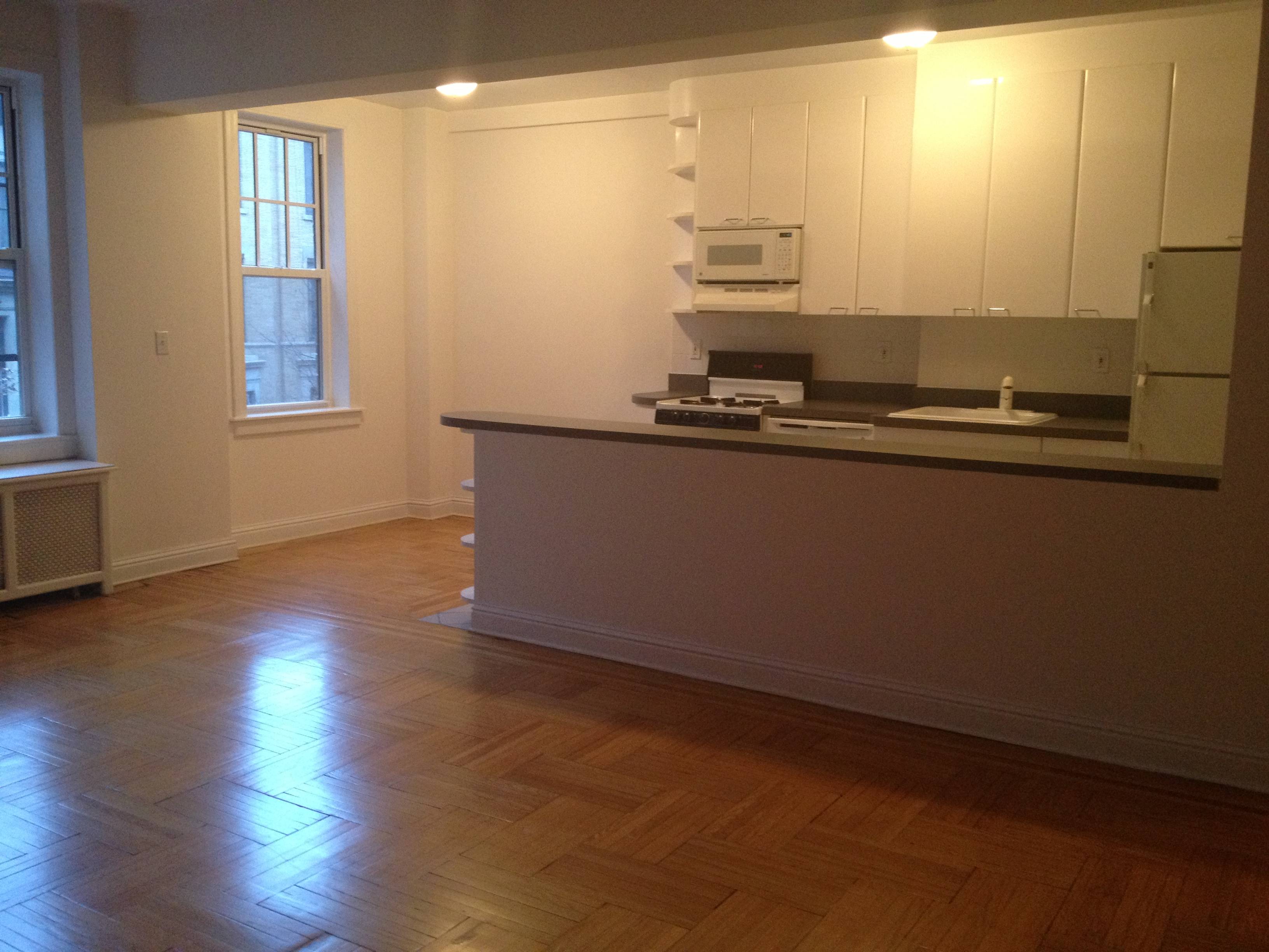 Upper West Side, West 87th Street and West End Avenue, 2 Bedrooms and 1 Bathroom