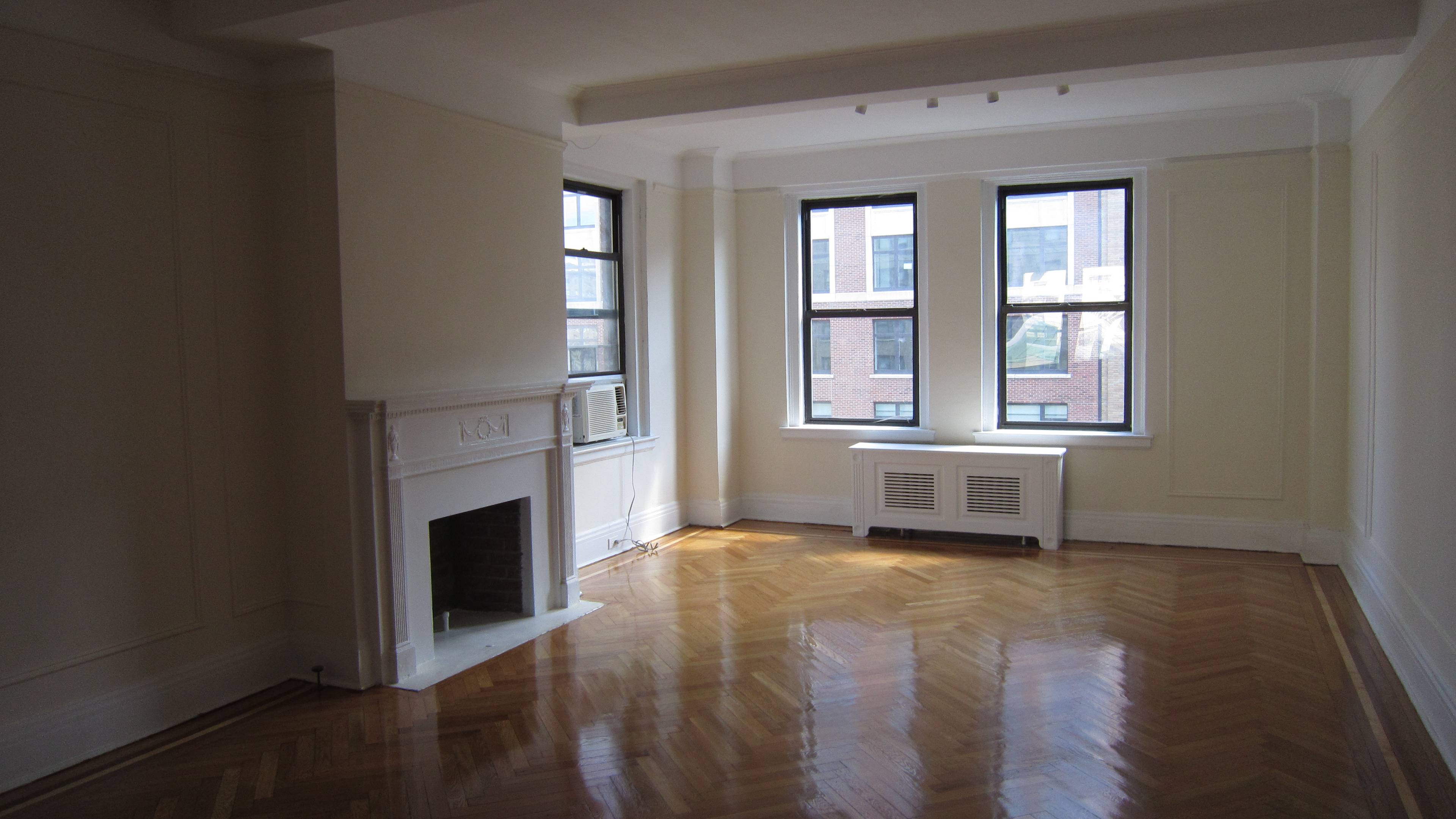 Upper West Side Mid 80's,  High Floor Pre-War Classic7 wt 4 BR 3 BA Formal Dining RM.W/D Renovated No Board Approval. Riverside Park