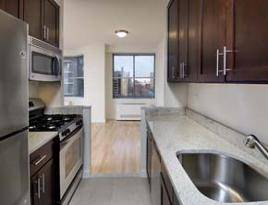 NO FEE // Bright and Spacious 3 Bedroom in Elegant Doorman Bldg.