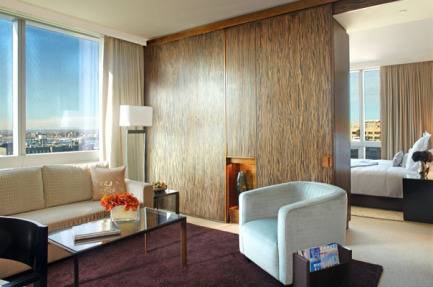 DOWNTOWN - SOHO.. TRUMP CONDOMINIUM STUNNING 1 BEDROOM-1.5 Bath..FULLY FURNISHED..INVESTOR FRIENDLY