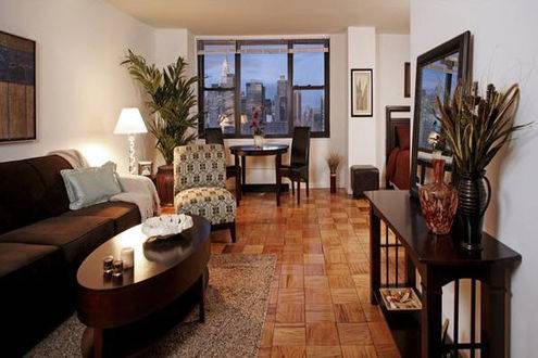 Stunning Post-War Hi-Rise Two Bedroom with Full Service**1000+ Square Feet