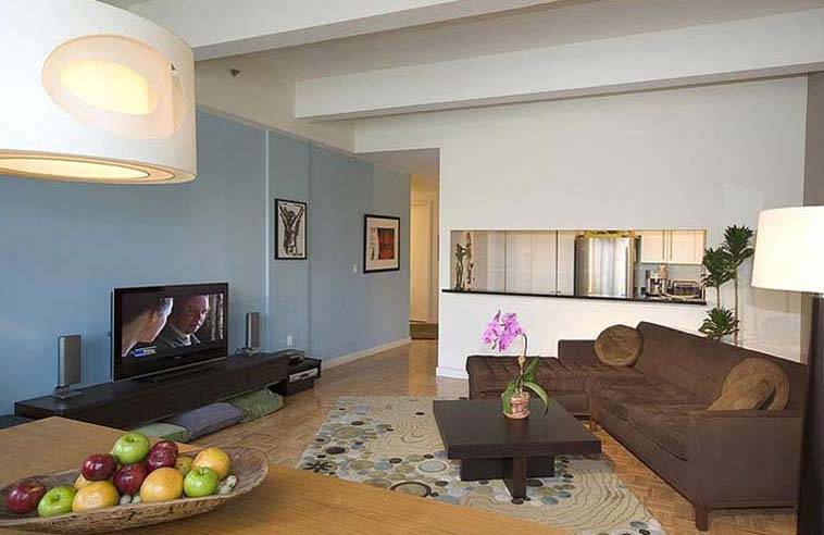  Open Loft, 1 Bath 900 sqft. High Ceilings, Oversized Windows, Southern Exposure