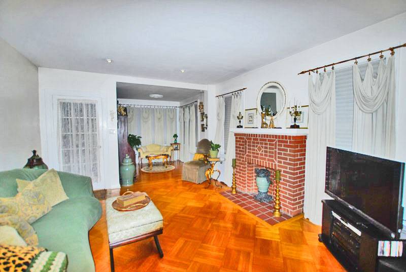 NEW TO MARKET, FULLY DETACHED SINGLE FAMILY HOUSE IN DYKER HEIGHTS