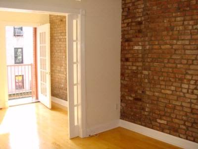 Gramercy's Mint 2 Bedroom 2 Bath Duplex Penthouse! Balcony and Private Deck Roof Deck.. Available 6/1..No Fee