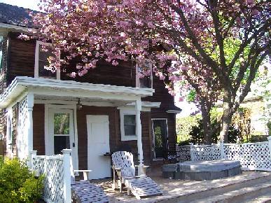 Southampton Village  Traditional with Heated Pool and Hot Tub