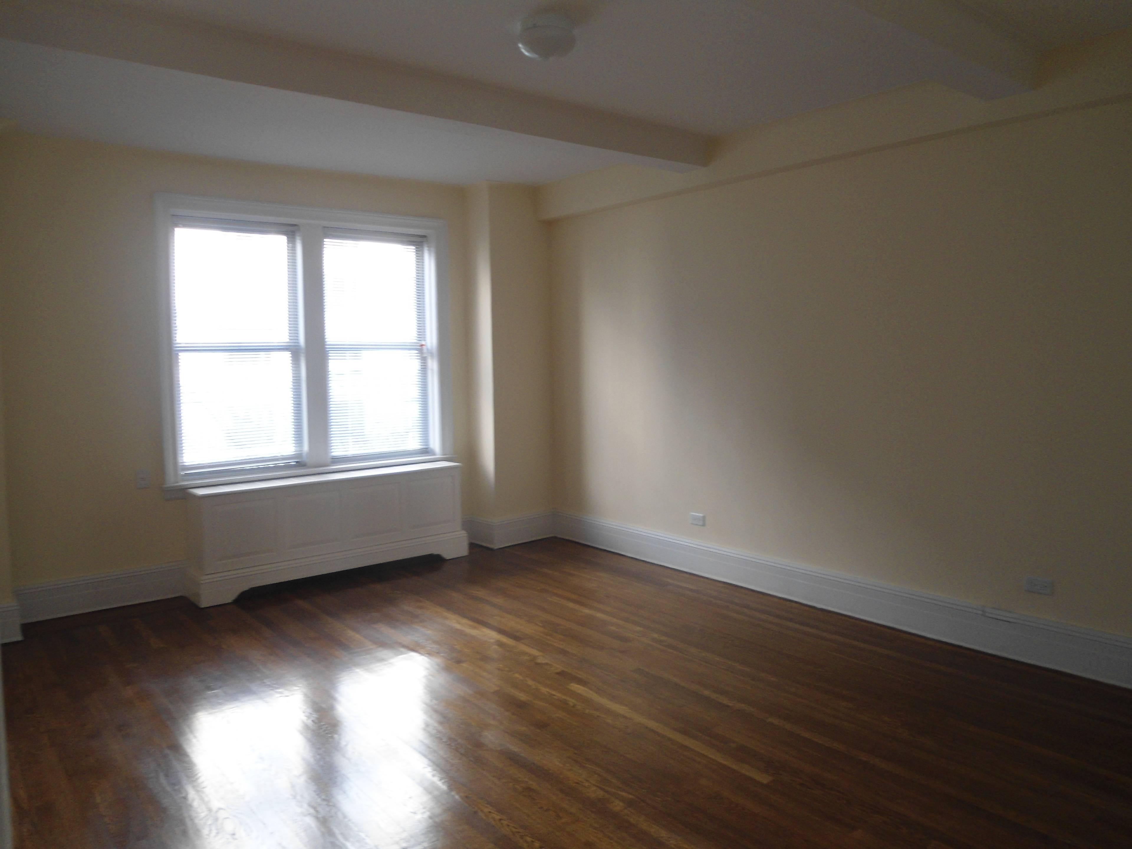 Huge 3 BR Apartment near Central Park, American Museum of Natural History, Children's Museum, separate Maid’s room, fully renovated, large windows, plenty natural light