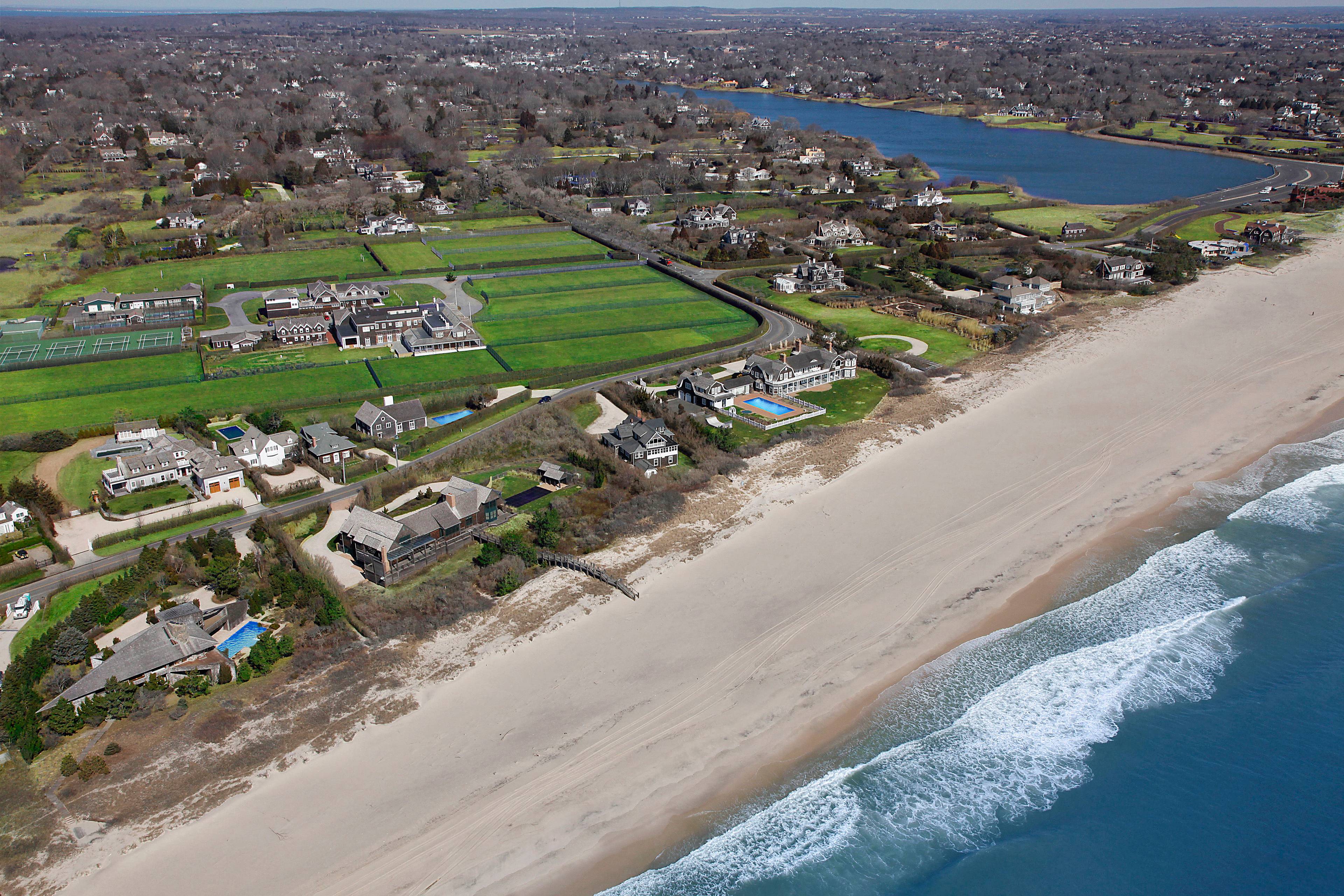 A WEE LY MOR,  PREMIER SOUTHAMPTON VILLAGE OCEANFRONT
