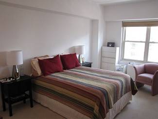 BRIGHT AND SPACIOUS! UPDATED CONV2! FULL SERVICE! VIEWS!
