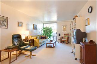 Splendid 3 BR Coop with great views & super low maintenance
