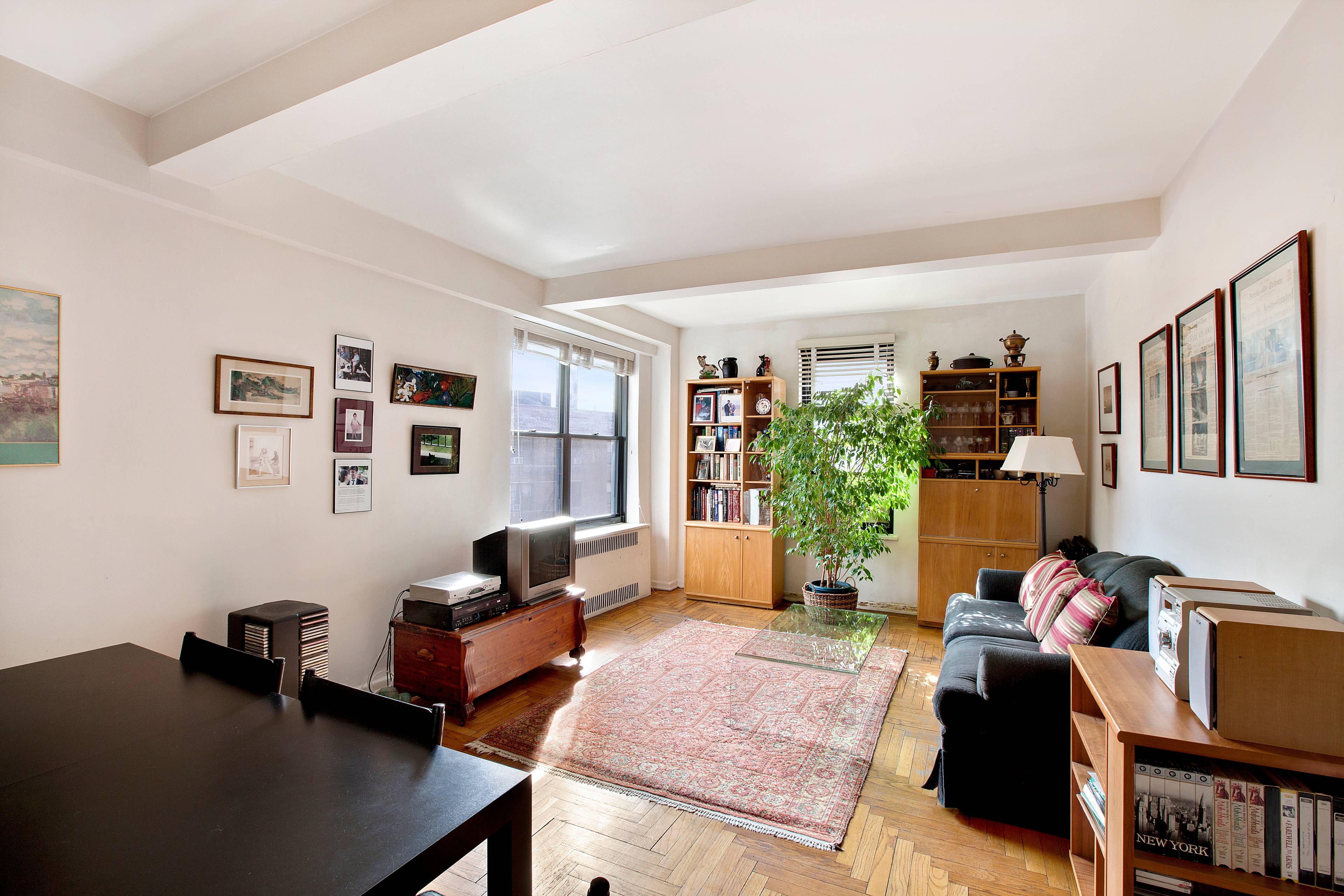 Inwood/ Large Sunny One Bedroom With Eat in Kitchen 