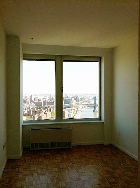 ***DOWNTOWN***Financial District, Southstreet Seaport**Wall Street**Luxury HighRise**Doorman**Gym**NO FEE + 1 FREE MONTH***PRICELESS VIEWS***Roofdeck with Cabanas and Grills****All Major Subways***SPACE AND LIGHT**