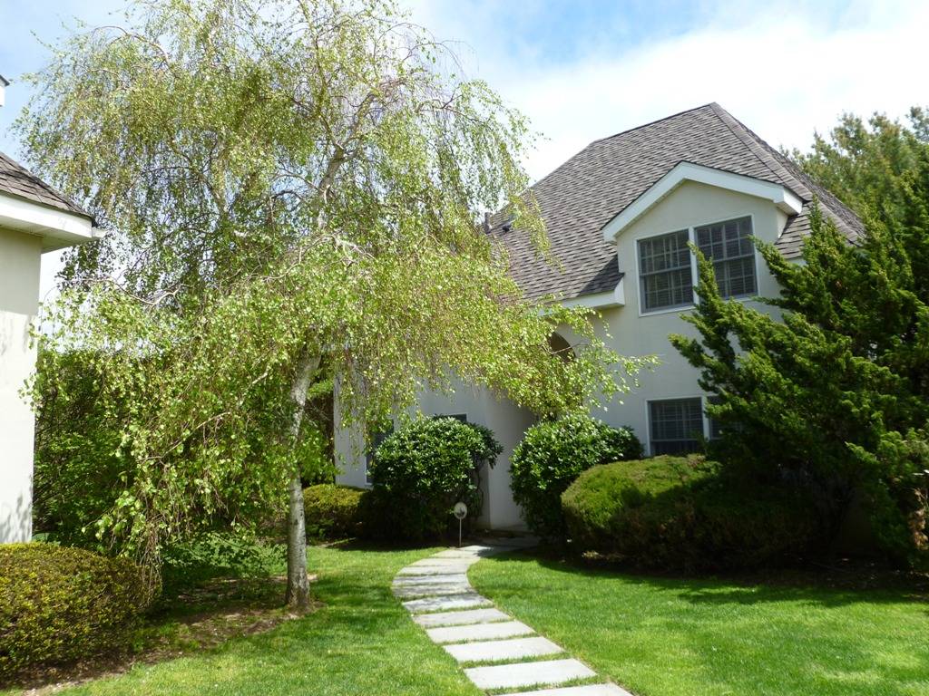Renovated Condo with Pool and Tennis Southampton Village