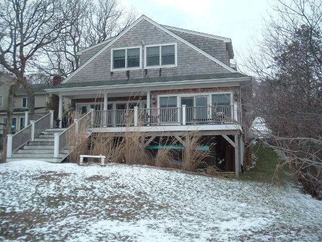 Light, Bright, Views !!    Fabulous Waterfront Rental