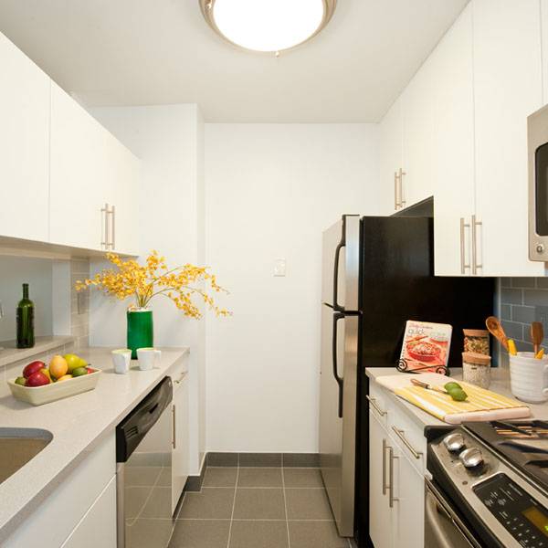 2BR, 2BTH YOU CAN ENJOY ALL EXQUISITE SHOPPING NR CENTRAL PARK