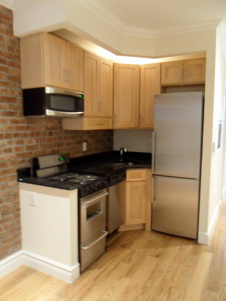 EAST VILLAGE *** 3BED/2 MARBLE BATH***EXPOSED BRICK !!!