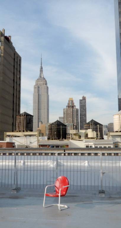 ***HELLS KITCHEN** 2 BED/ELEVATOR !!! SOUTH EXPOSURE ***