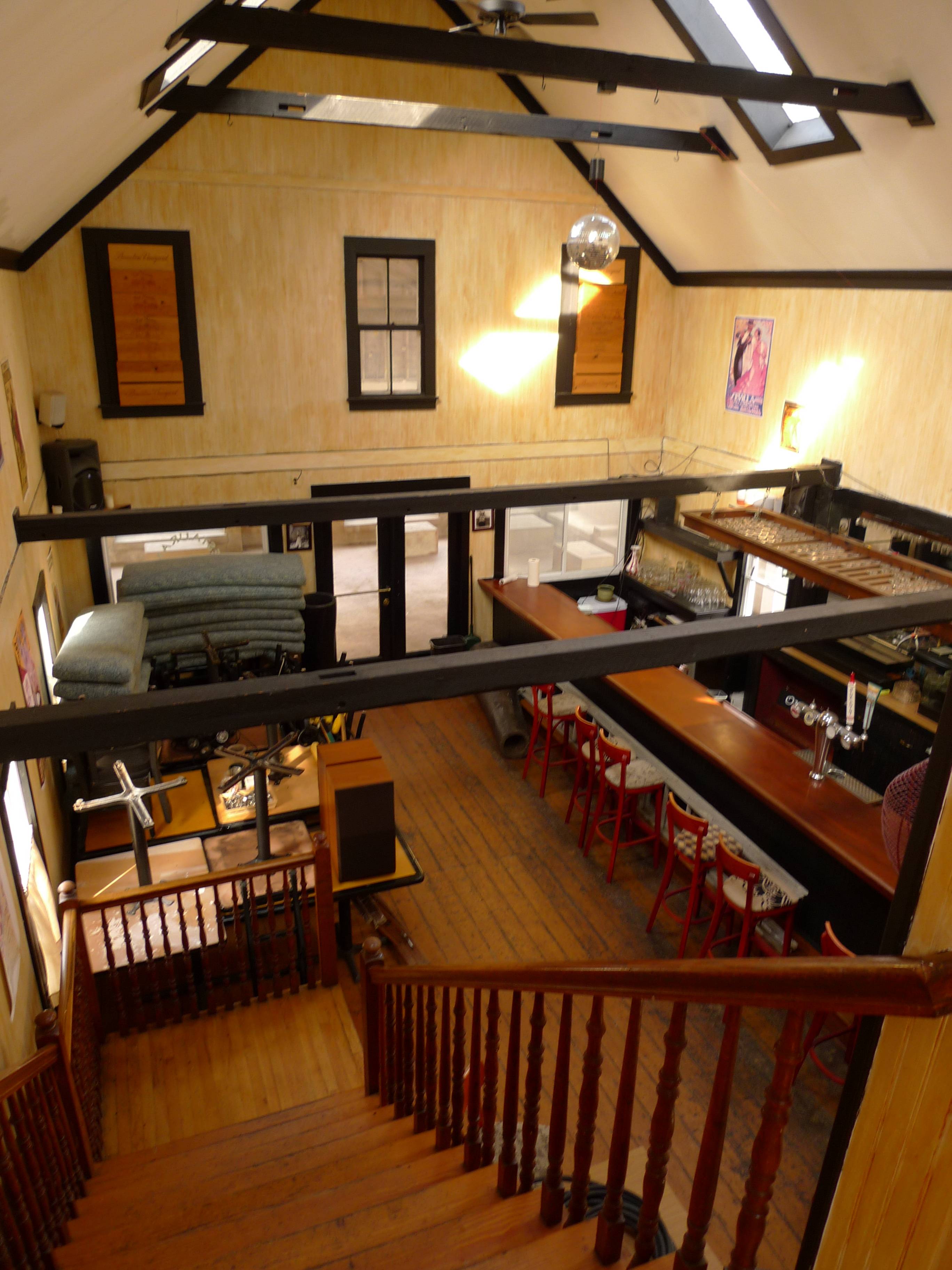 SHELTER ISLAND, NY BAR/RESTAURANT