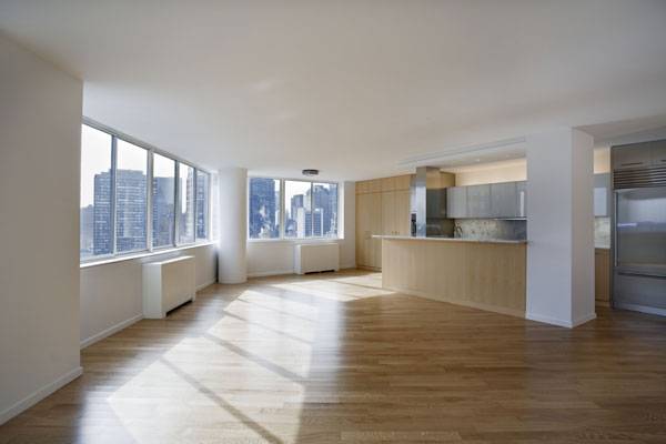 NO FEE !!!!  Nec-Plus-Ultra White Glove 2 Bedroom with Superb River Views