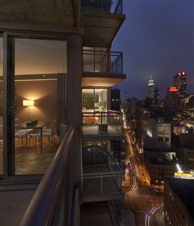 SPACIOUS  32nd FLOOR 2BD APARTMENT IN CLINTON – VACANT AND READY FOR YOU!