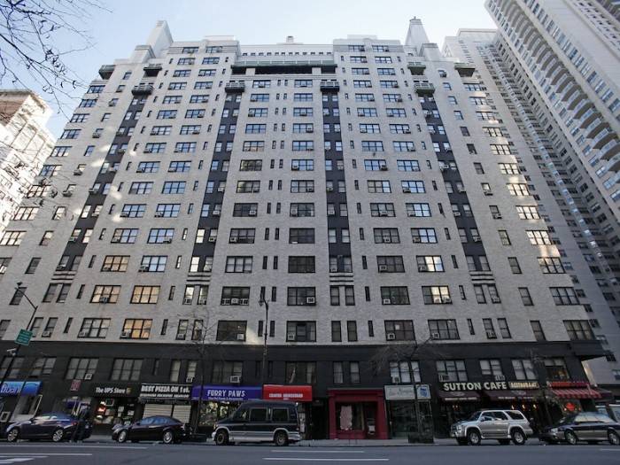 Large Manhattan One Bedroom for rent with Condo Finishes
