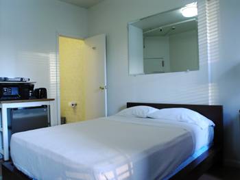 UWS FURNISHED SHORT-TERM RENTAL APARTMENT