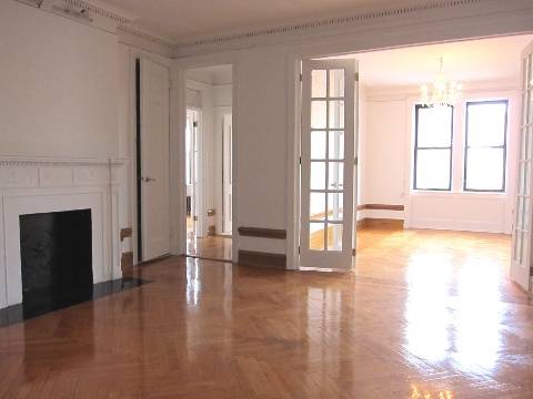 FABULOUS  UWS FIVE ROOM HOME IN FULL SERVICE BLDG! NO FEE !