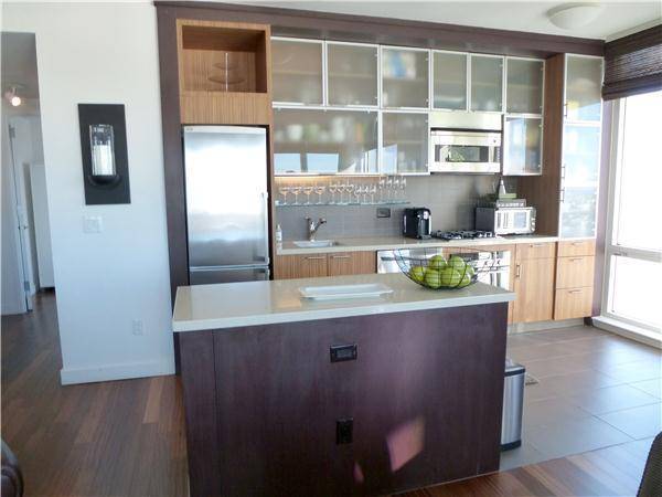 LARGE, MODERN TWO BED W/ PRIVATE TERRACE & HUDSON RIVER VIEWS AND BUILDING AMENITIES