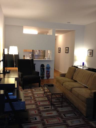 LEASE BREAK BRAND NEW CORNER ONE BEDROOM AT 200 WATER...ALL WINDOWS XL SPACE!!