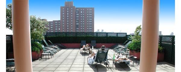UPPER EAST SIDE..CORNER UNIT STUDIO...DOORMAN..POOL..SAUNA..ROOFTOP DECK..