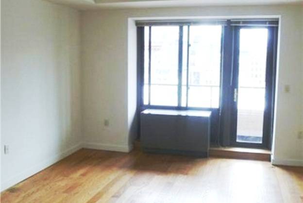 Chelsea/Flatiron District . HUGE Studio with Balcony. - A MUST SEE