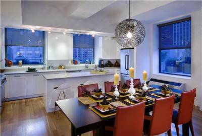 Stunning, Sunny 2 Bedroom/2 Bathroom with Large 1500Sq.Ft Wrap Terrace, XXXMint Downtown Condo For Sale