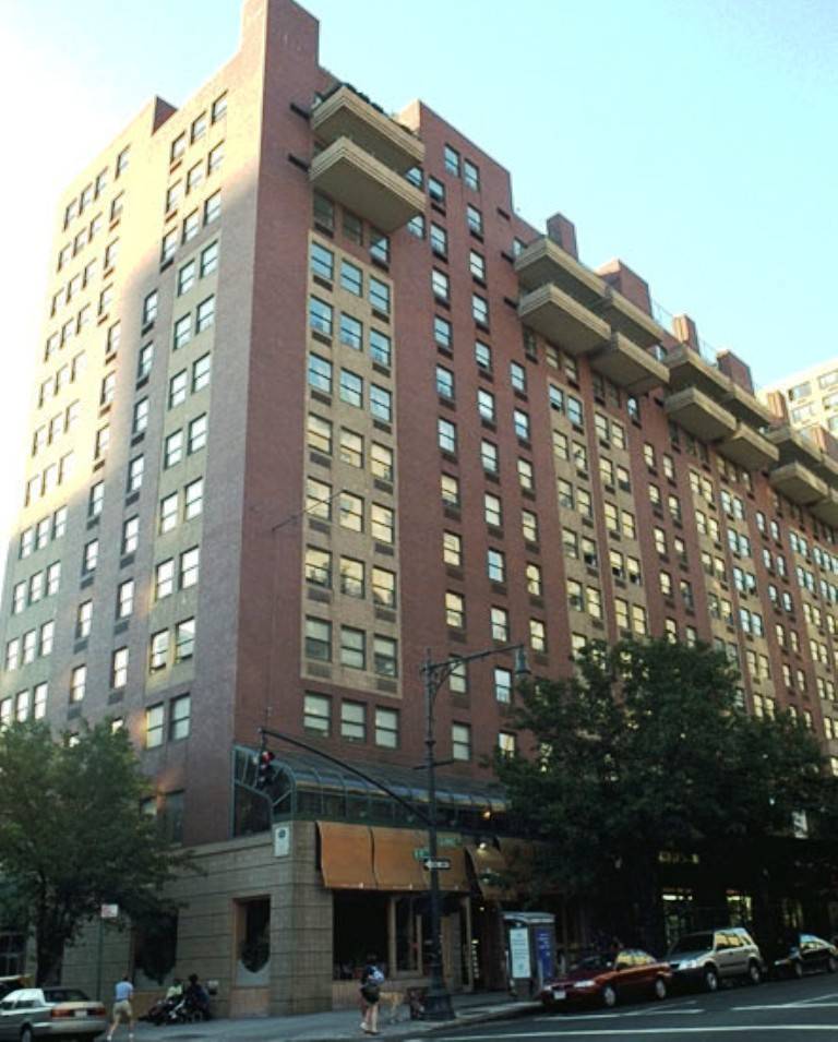 Upper West Side. Two-bedroom apartment with Balcony. Rooftop Deck. Full Service Bldg.