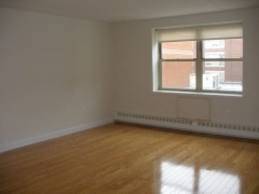 Sunny and Spacious Two Bedroom near Central Park!! 