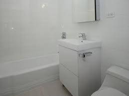 ***No Broker Fee*** Charming and Spacious Two Bedroom Upper East Side