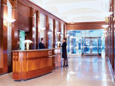 Financial District Extravaganza – 3 Bedroom Apartment near Wall Street, Trinity Church, South Street Seaport, South Ferry and Fulton Street 