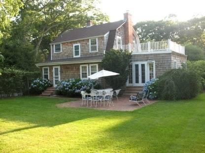 BEAUTIFULLY RESTORED TRADITIONAL EAST HAMPTON VILLAGE