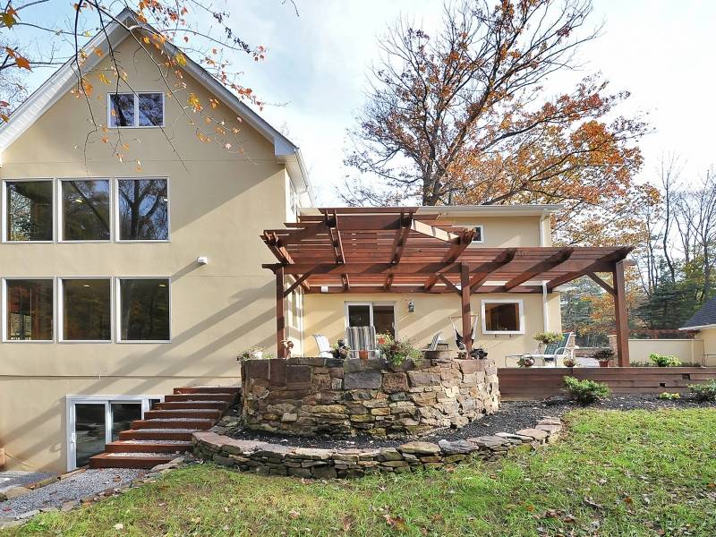 HOPEWELL, NJ ELEGANT AND CONTEMPORARY FRENCH CHALET OASIS