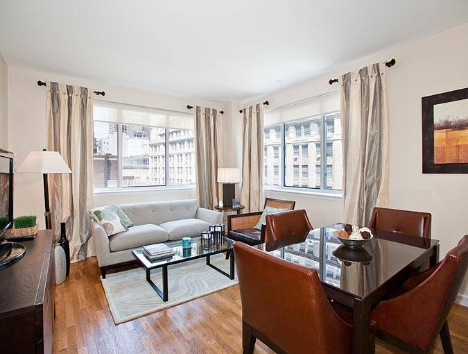 DOWNTOWN / WALK TO THE NYSE / WALL STREET /  STONE ST / SEAPORT/ NO FEE