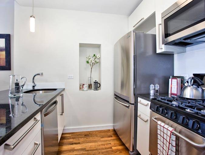No Fee - Brand new modern boutique building located in the heart of the Financial District !